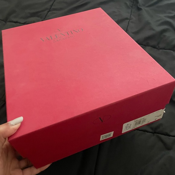 Valentino t strap caged Rockstud heels in ivory/blush - Picture 5 of 9